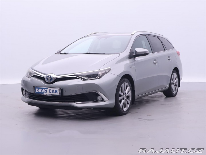 Toyota Auris 1,8 Hybrid e-CVT Executiv 2016