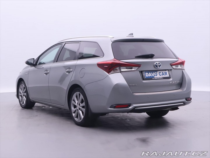 Toyota Auris 1,8 Hybrid e-CVT Executiv 2016