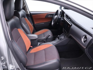 Toyota Auris 1,8 Hybrid e-CVT Executiv 2016