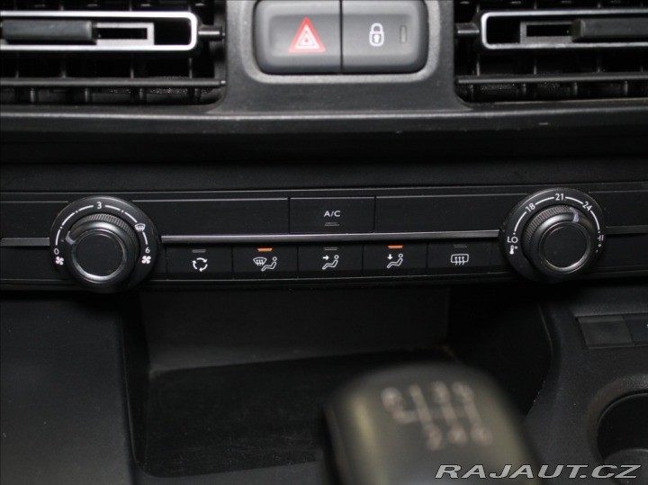 Opel Combo 1,2 Turbo 81kW Life 1.maj 2022