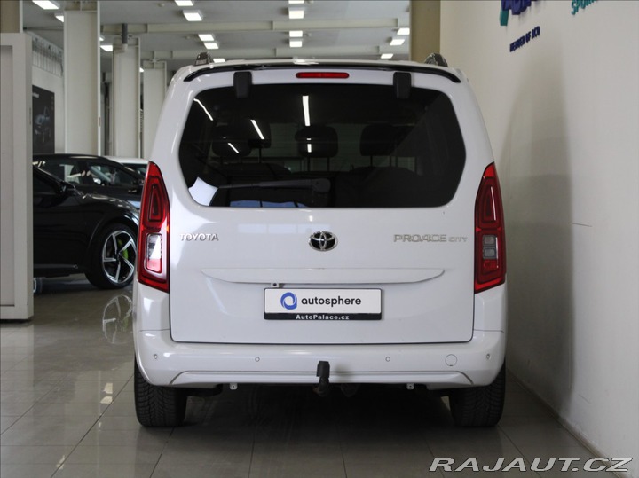 Toyota ProAce 1,5 D 96kW Shuttle 5L.Zár 2023