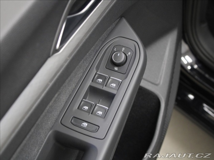 Volkswagen Golf 1,0 TSi 81kW DSG Life Var 2023