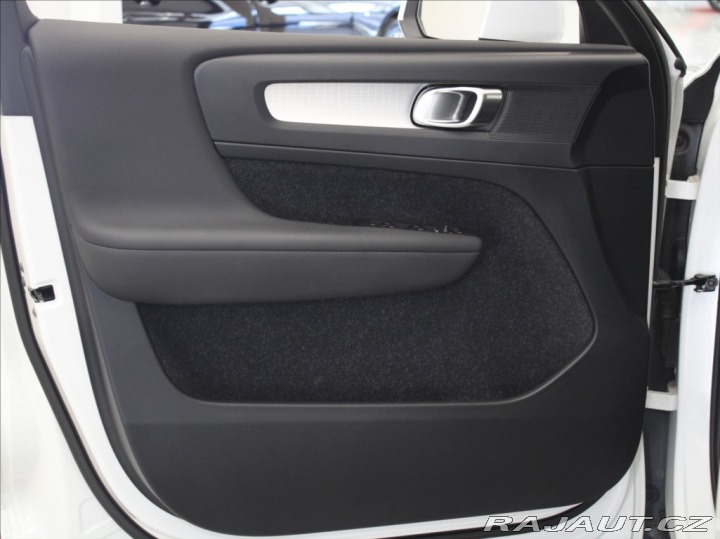 Volvo XC40 2,0 D4 AWD Mom.PRO Pilot 2019