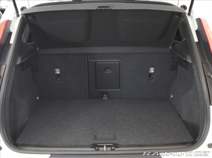 Volvo XC40 2,0 D4 AWD Mom.PRO Pilot 2019