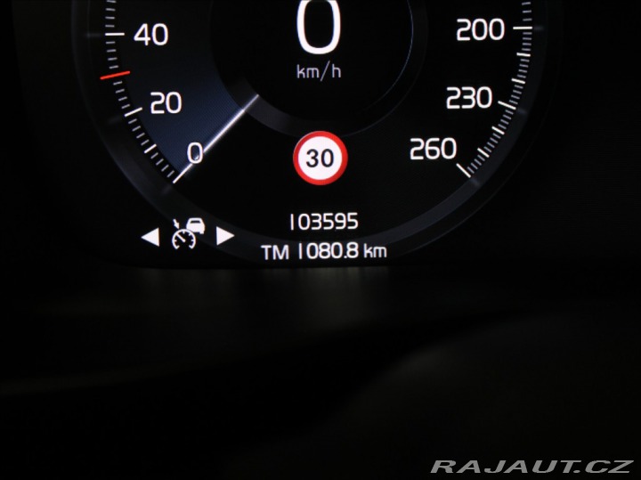 Volvo XC40 2,0 D4 AWD Mom.PRO Pilot 2019