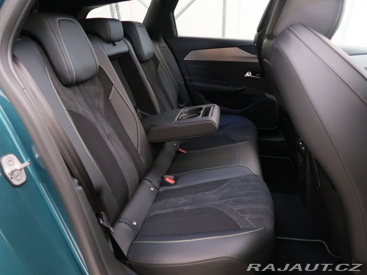 Peugeot 308 1.2HYBRID,CZ,1Maj,GT,e-DC 2025