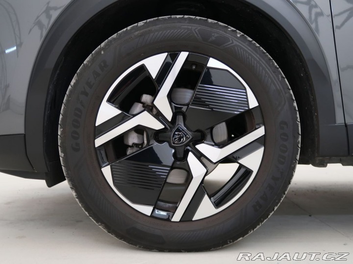 Peugeot 2008 1.2PureTech,74kW,ALLURE,M 2025