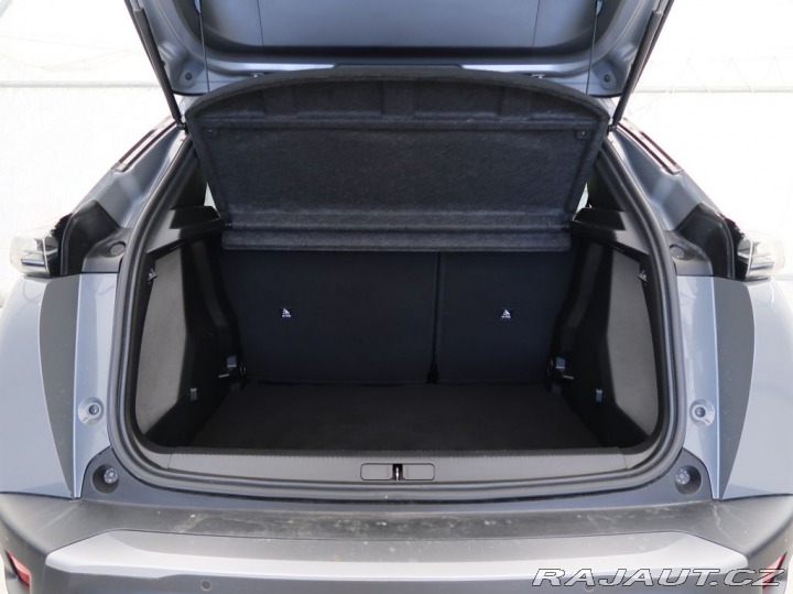 Peugeot 2008 1.2PureTech,74kW,ALLURE,M 2025