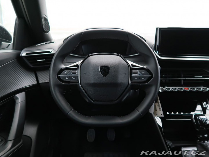 Peugeot 2008 1.2PureTech,74kW,ALLURE,M 2025