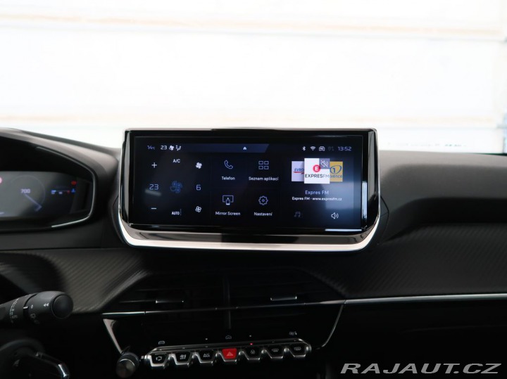 Peugeot 2008 1.2PureTech,74kW,ALLURE,M 2025