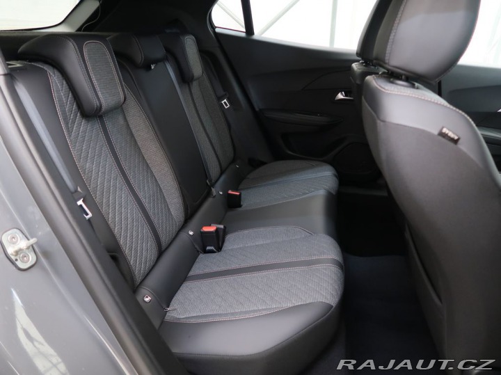 Peugeot 2008 1.2PureTech,74kW,ALLURE,M 2025