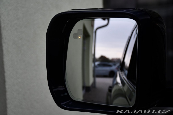 Land Rover Defender 110S D240 AWD MERIDIAN ČR 2020