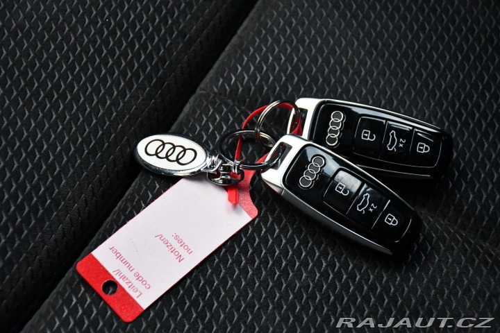 Audi e-tron 50 S-LINE K360 REZERVACE 2020