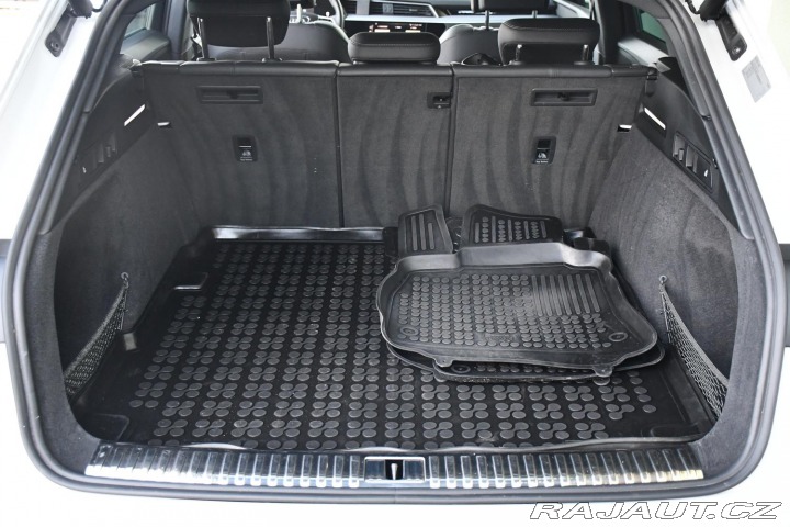 Audi e-tron 50 S-LINE K360 REZERVACE 2020