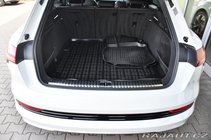 Audi e-tron 50 S-LINE K360 REZERVACE 2020