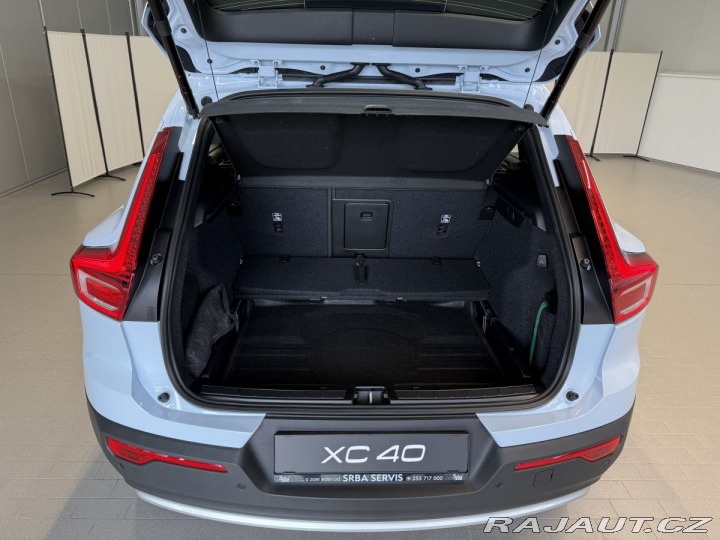 Volvo XC40 B3 2.0L 163 HP AT7 FWD CO 2026