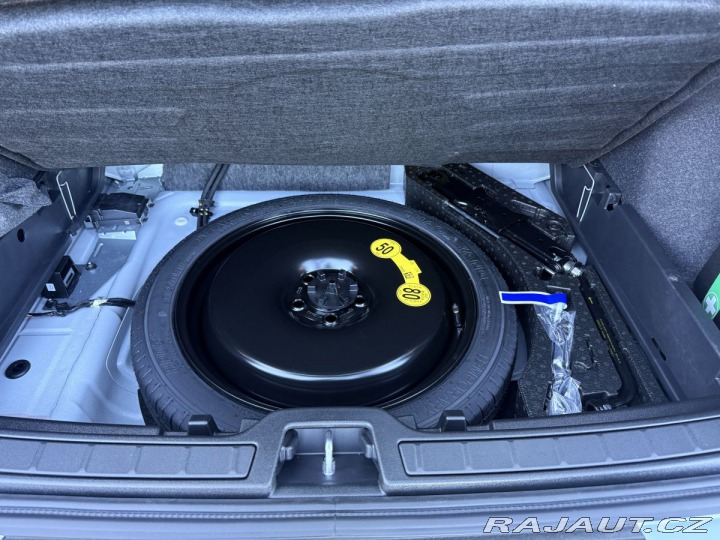 Volvo XC40 B3 2.0L 163 HP AT7 FWD CO 2026