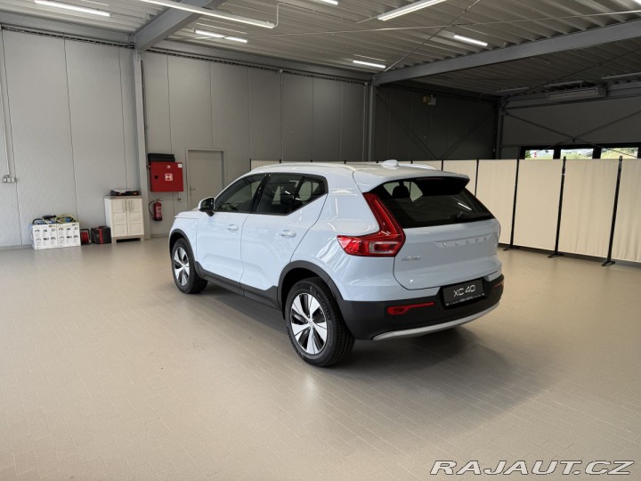 Volvo XC40 B3 2.0L 163 HP AT7 FWD CO 2026