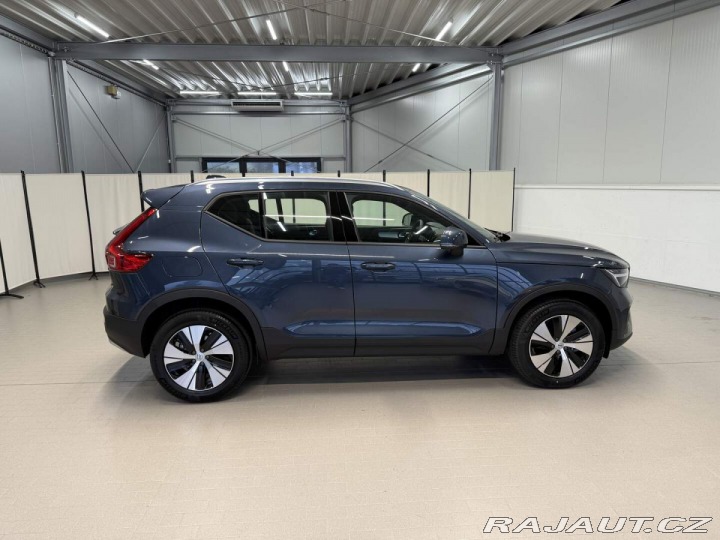 Volvo XC40 B3 2.0L 163 HP AT7 FWD CO 2026