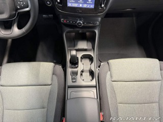 Volvo XC40 B3 2.0L 163 HP AT7 FWD CO 2026