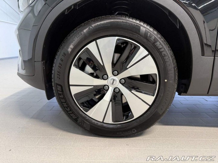 Volvo XC40 B3 2.0L 163 HP AT7 FWD CO 2026