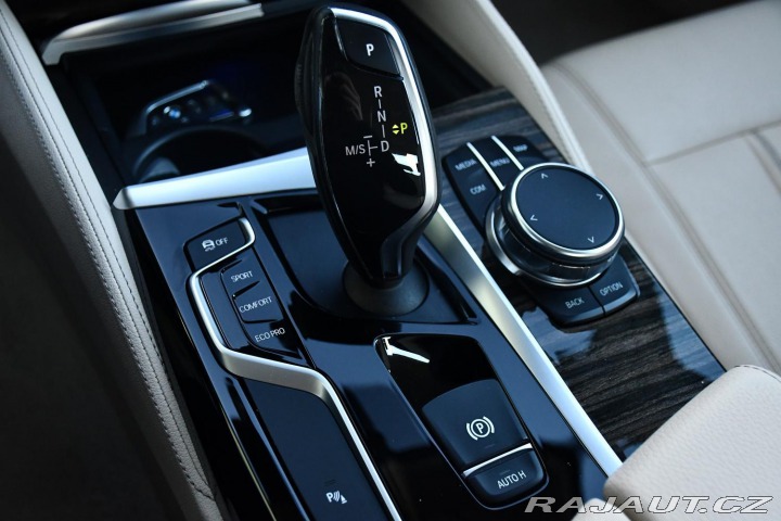 BMW 5 540i xD LUXURY LINE HUD 2017