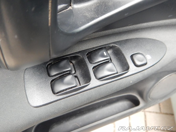 Mitsubishi Space Star 1.6i, 72 kW, KLIMA 2005