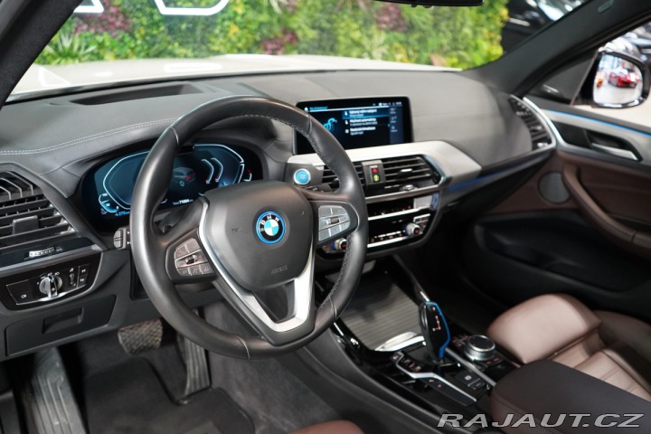 BMW iX3 RWD*HUD*TAŽNÉ*H/K*ACC*PAN 2021