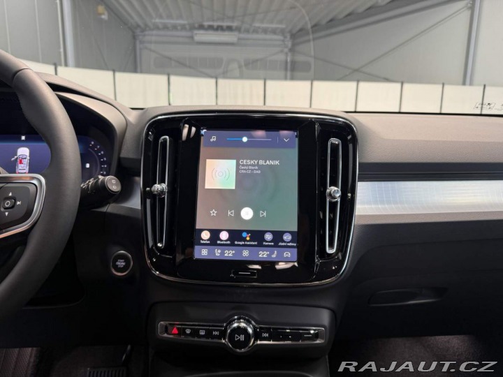 Volvo XC40 B3 2.0L 163 HP AT7 FWD CO 2026