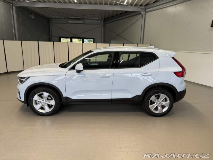 Volvo XC40 B3 2.0L 163 HP AT7 FWD CO 2026