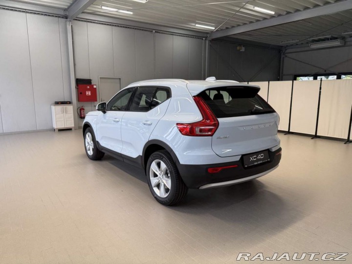 Volvo XC40 B3 2.0L 163 HP AT7 FWD CO 2026