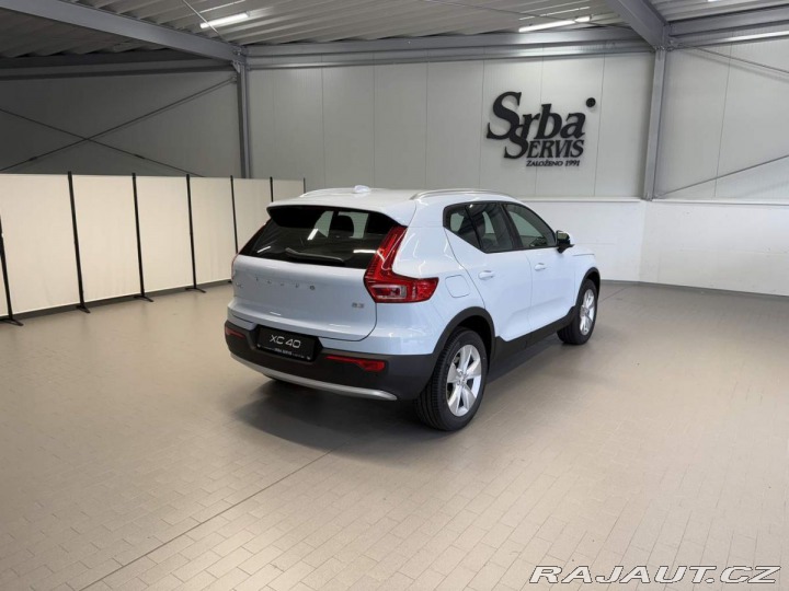 Volvo XC40 B3 2.0L 163 HP AT7 FWD CO 2026