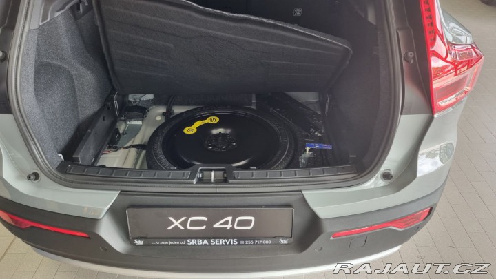 Volvo XC40 B3 2.0L 163 HP AT7 FWD CO 2026