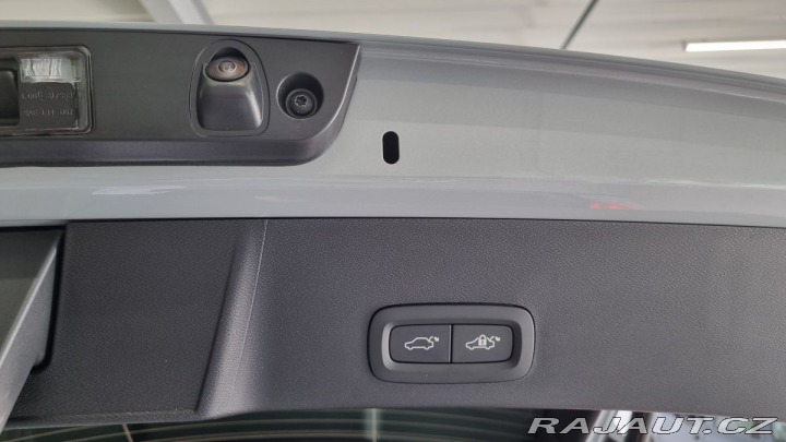 Volvo XC40 B3 2.0L 163 HP AT7 FWD CO 2026