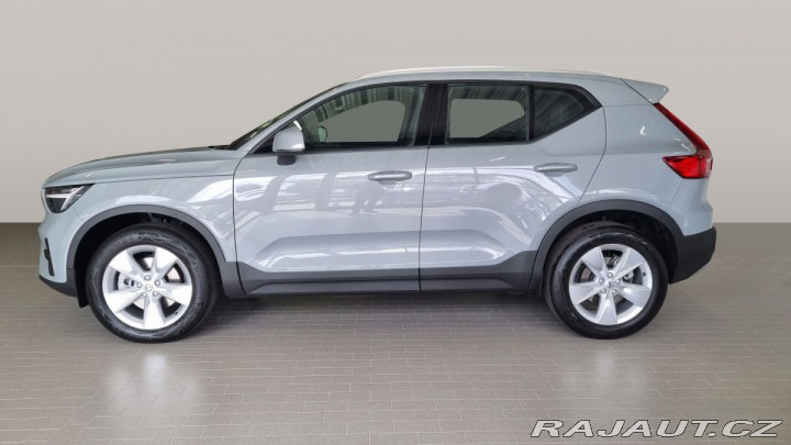 Volvo XC40 B3 2.0L 163 HP AT7 FWD CO 2026