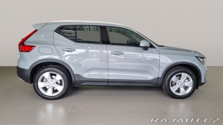 Volvo XC40 B3 2.0L 163 HP AT7 FWD CO 2026