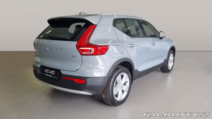 Volvo XC40 B3 2.0L 163 HP AT7 FWD CO 2026