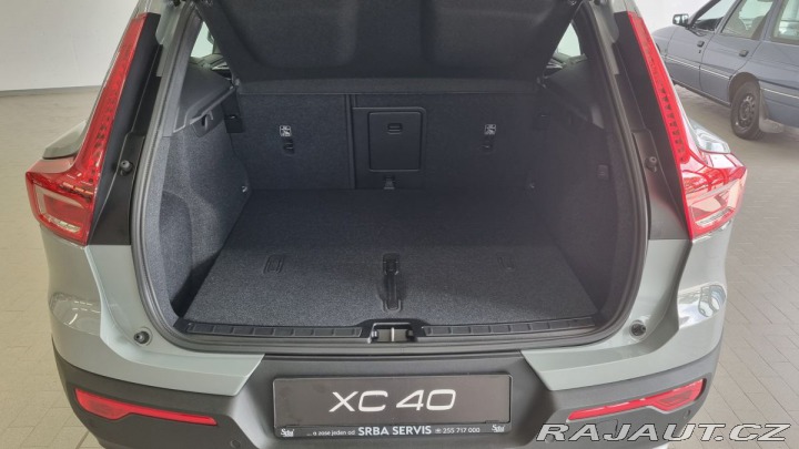 Volvo XC40 B3 2.0L 163 HP AT7 FWD CO 2026