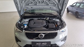Volvo XC40 B3 2.0L 163 HP AT7 FWD CO 2026