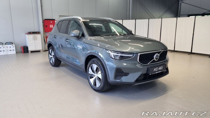 Volvo XC40 B3 2.0L 163 HP AT7 FWD CO 2026