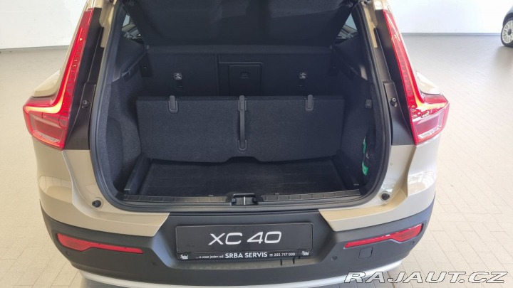 Volvo XC40 B3 2.0L 163 HP AT7 FWD CO 2026