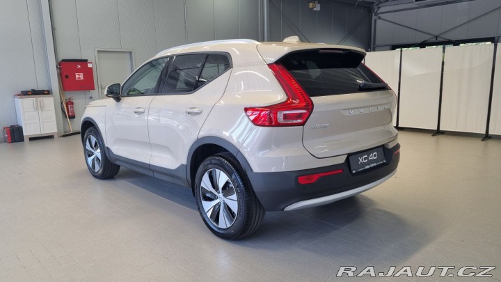 Volvo XC40 B3 2.0L 163 HP AT7 FWD CO 2026