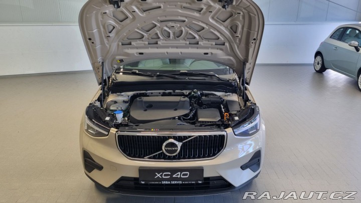 Volvo XC40 B3 2.0L 163 HP AT7 FWD CO 2026