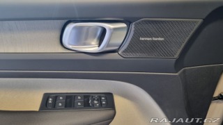 Volvo XC40 B3 2.0L 163 HP AT7 FWD CO 2026