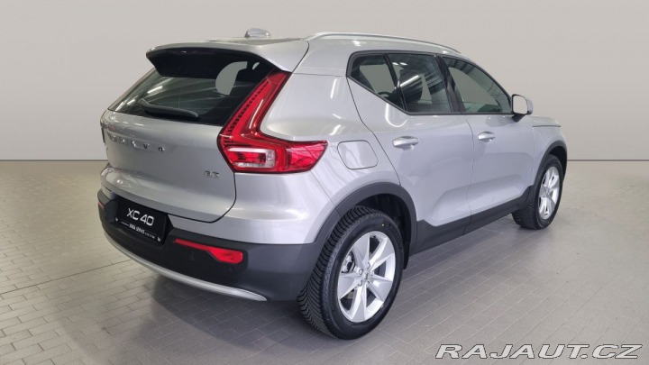 Volvo XC40 B3 2.0L 163 HP AT7 FWD CO 2026