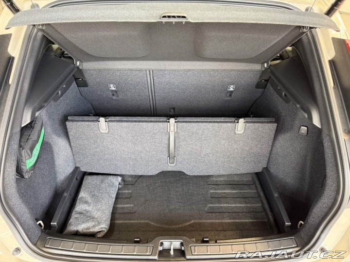 Volvo XC40 B3 2.0L 163 HP AT7 FWD CO 2026