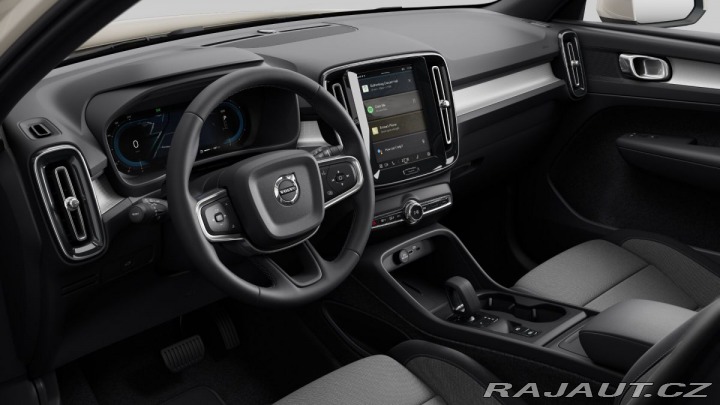 Volvo XC40 B3 2.0L 163 HP AT7 FWD CO 2026