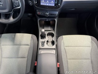 Volvo XC40 B3 2.0L 163 HP AT7 FWD CO 2026