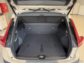 Volvo XC40 B3 2.0L 163 HP AT7 FWD CO 2026