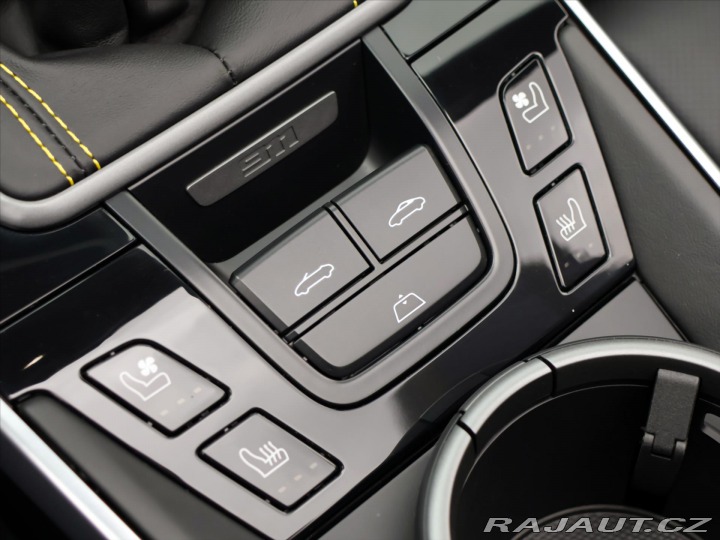 Porsche 911 3,0 V6 331kW 7MAN DPH Car 2021